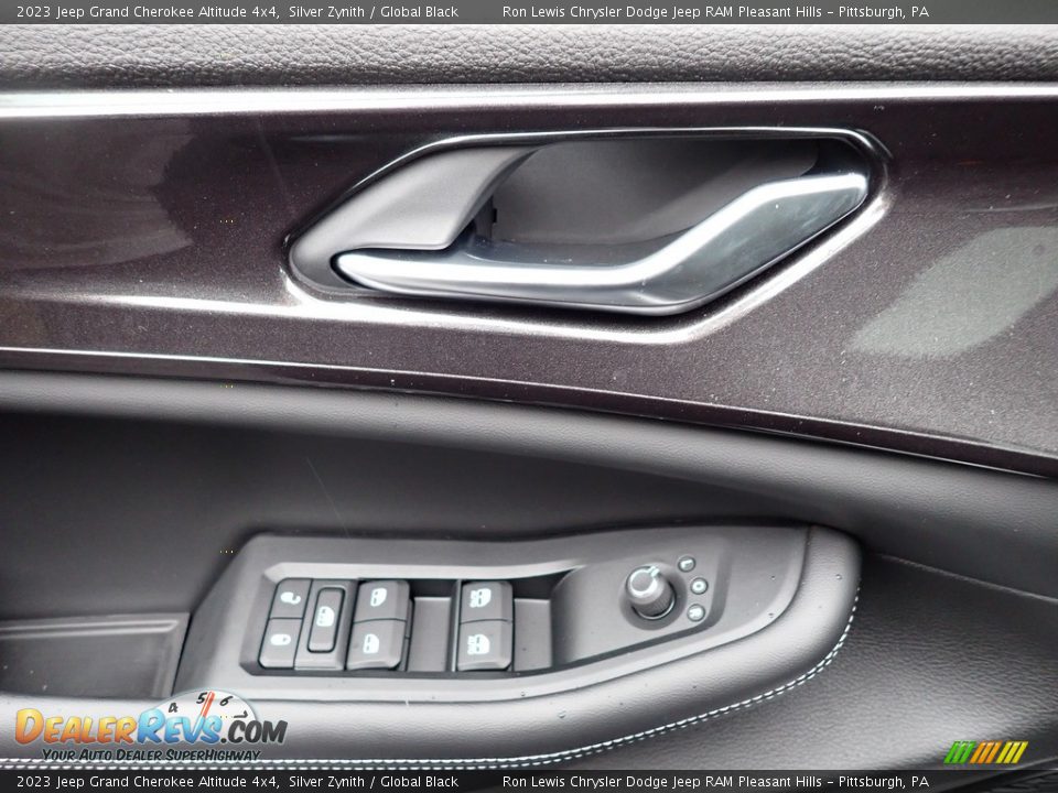 2023 Jeep Grand Cherokee Altitude 4x4 Silver Zynith / Global Black Photo #15