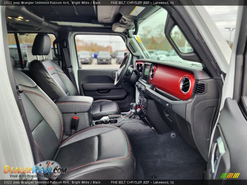 Front Seat of 2022 Jeep Wrangler Unlimited Rubicon 4x4 Photo #28