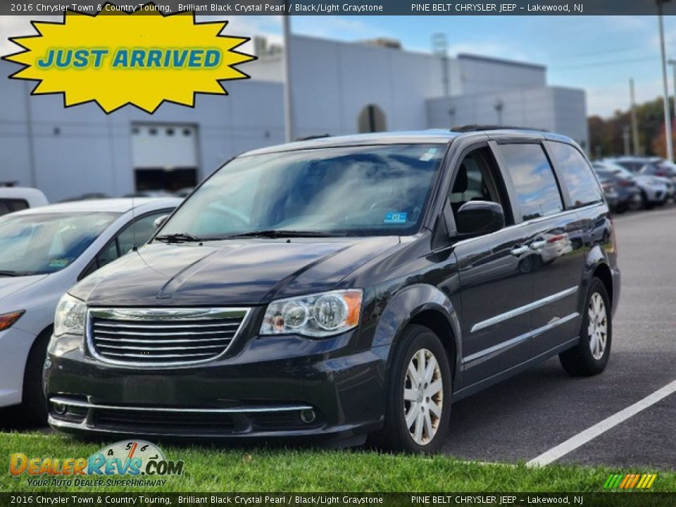 2016 Chrysler Town & Country Touring Brilliant Black Crystal Pearl / Black/Light Graystone Photo #1