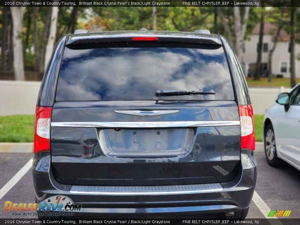 2016 Chrysler Town & Country Touring Brilliant Black Crystal Pearl / Black/Light Graystone Photo #8