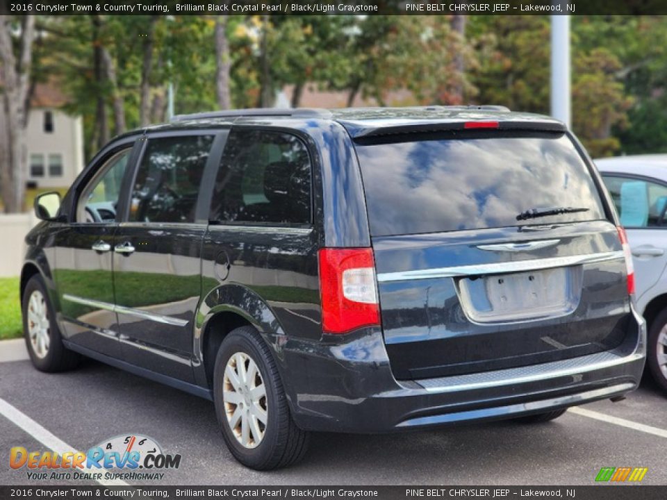 2016 Chrysler Town & Country Touring Brilliant Black Crystal Pearl / Black/Light Graystone Photo #9