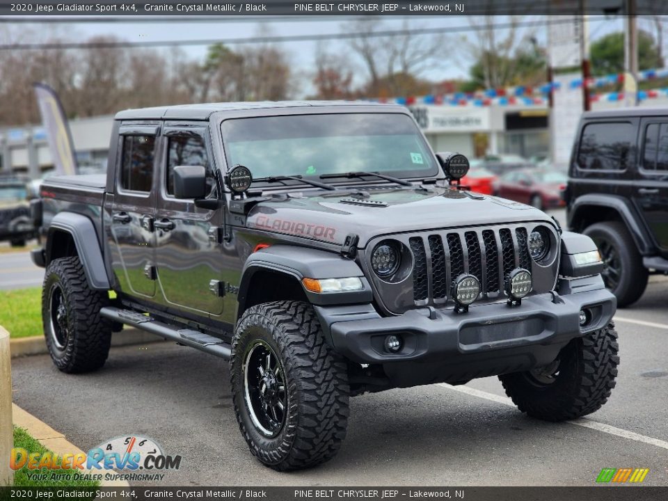 Front 3/4 View of 2020 Jeep Gladiator Sport 4x4 Photo #3