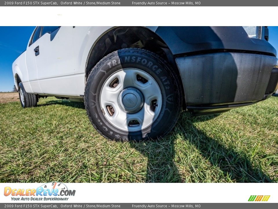 2009 Ford F150 STX SuperCab Oxford White / Stone/Medium Stone Photo #2