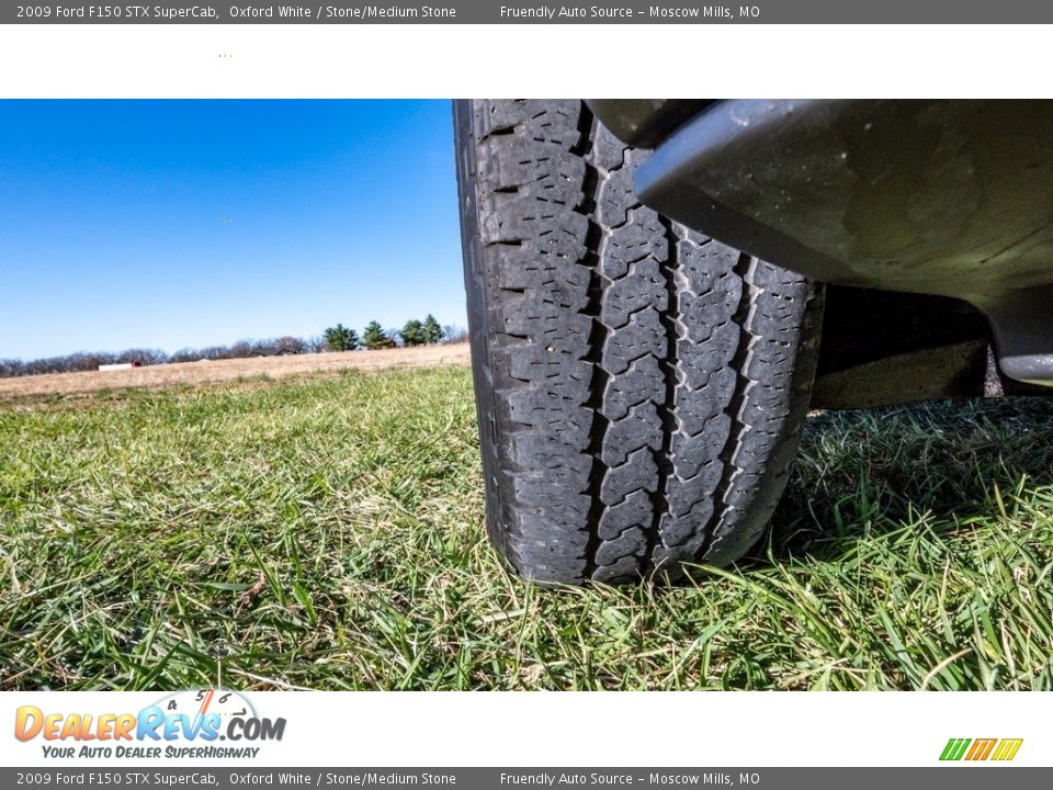 2009 Ford F150 STX SuperCab Oxford White / Stone/Medium Stone Photo #11