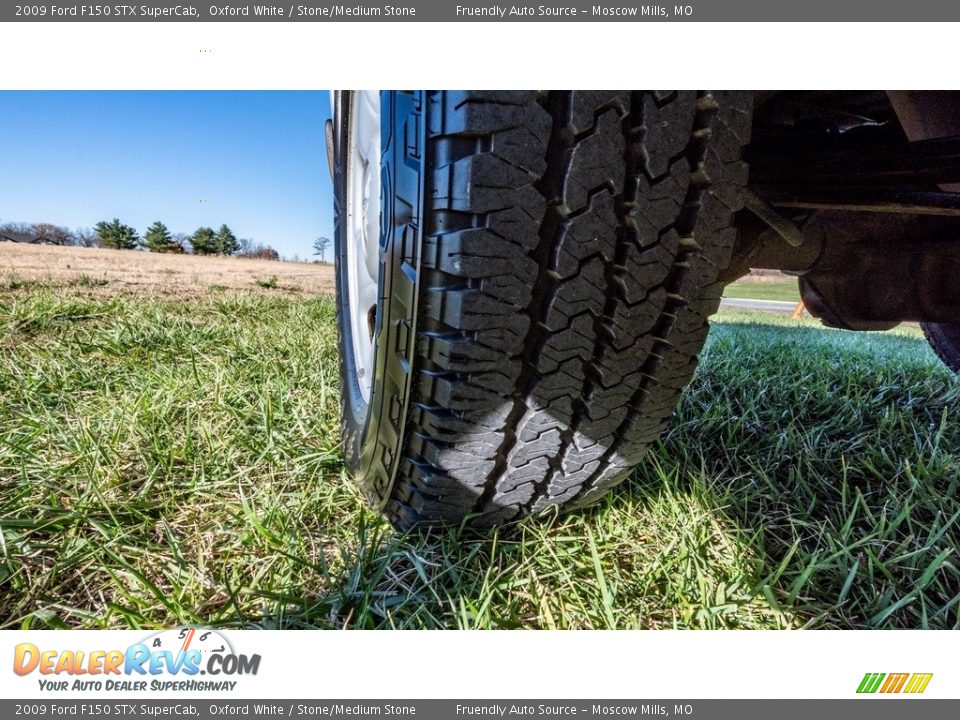 2009 Ford F150 STX SuperCab Oxford White / Stone/Medium Stone Photo #12