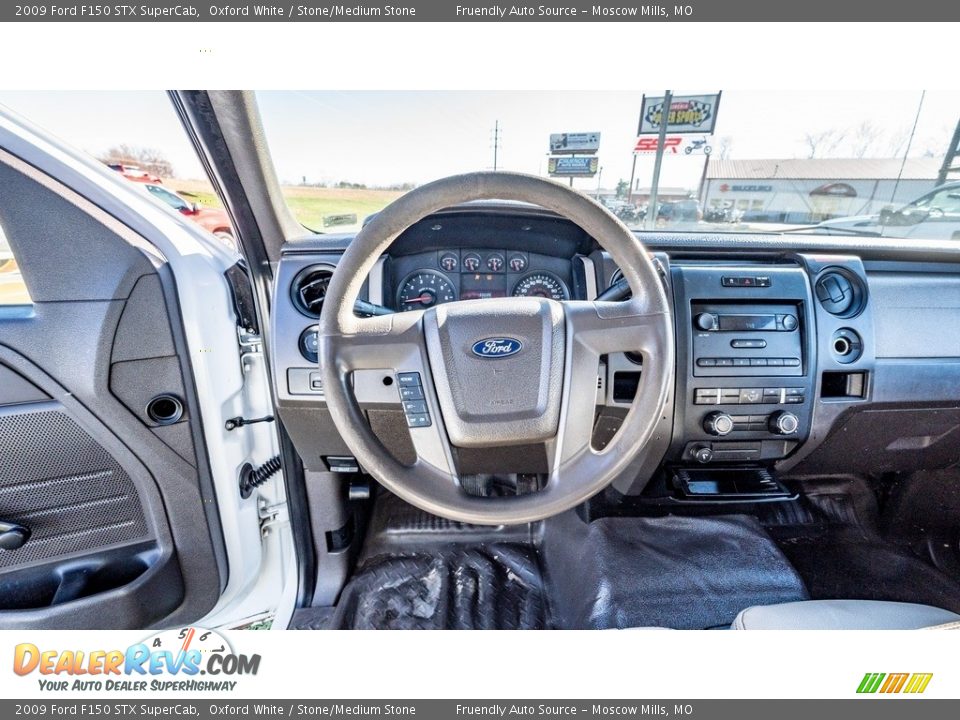 2009 Ford F150 STX SuperCab Oxford White / Stone/Medium Stone Photo #25