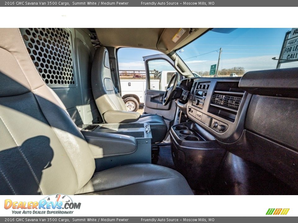 2016 GMC Savana Van 3500 Cargo Summit White / Medium Pewter Photo #25