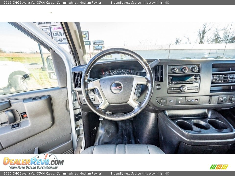 Dashboard of 2016 GMC Savana Van 3500 Cargo Photo #28