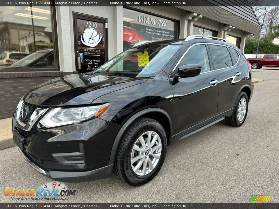 2018 Nissan Rogue SV AWD Magnetic Black / Charcoal Photo #2