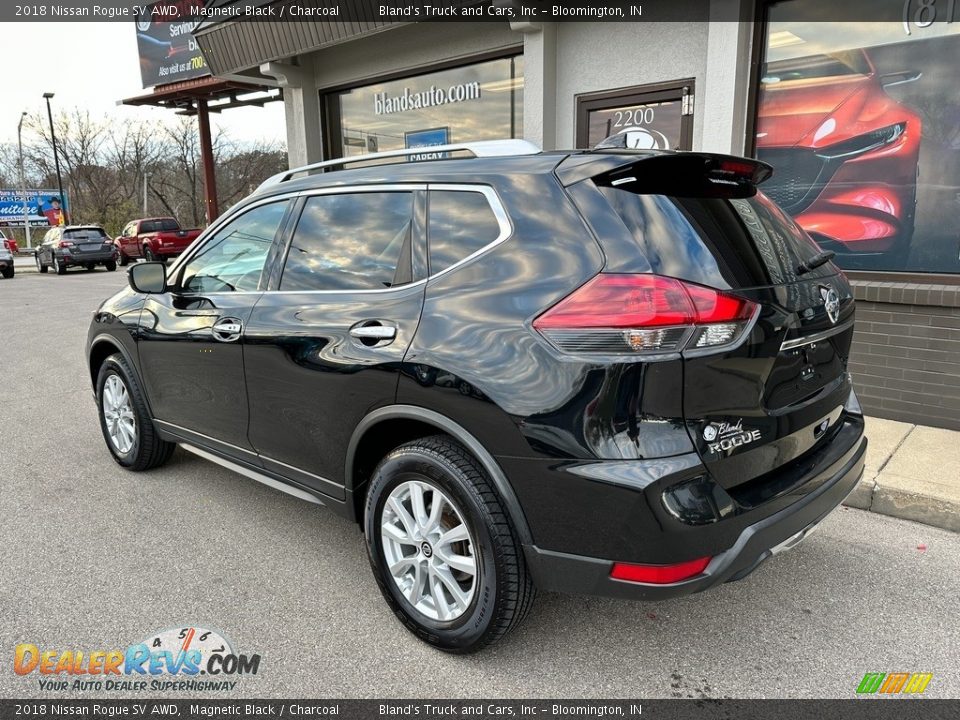 2018 Nissan Rogue SV AWD Magnetic Black / Charcoal Photo #29