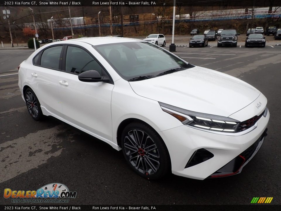 Front 3/4 View of 2023 Kia Forte GT Photo #2