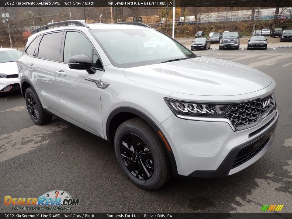Front 3/4 View of 2022 Kia Sorento X-Line S AWD Photo #2
