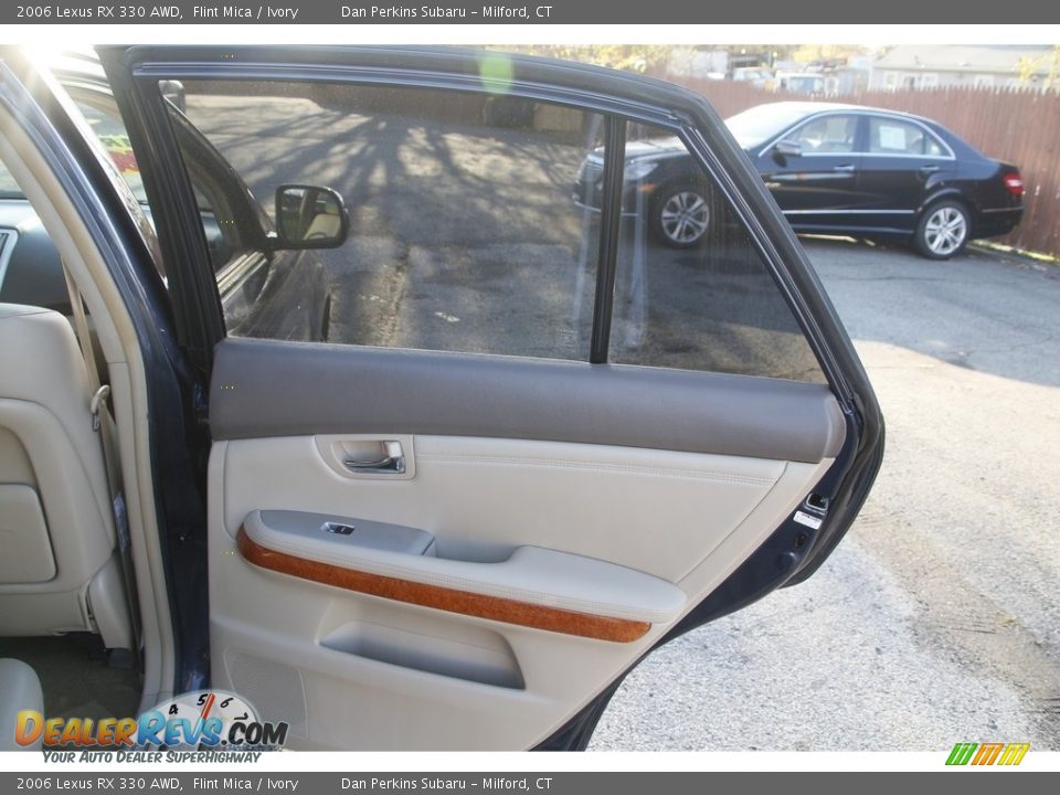 2006 Lexus RX 330 AWD Flint Mica / Ivory Photo #15