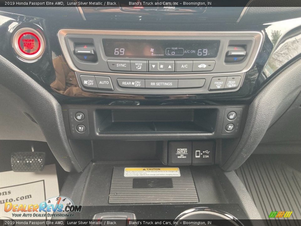 2019 Honda Passport Elite AWD Lunar Silver Metallic / Black Photo #32