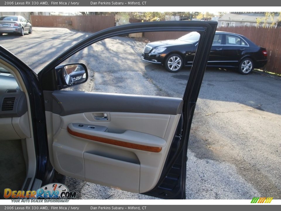 2006 Lexus RX 330 AWD Flint Mica / Ivory Photo #17