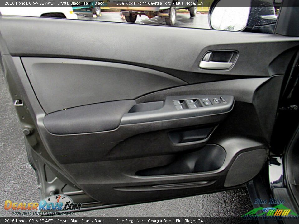 Door Panel of 2016 Honda CR-V SE AWD Photo #10