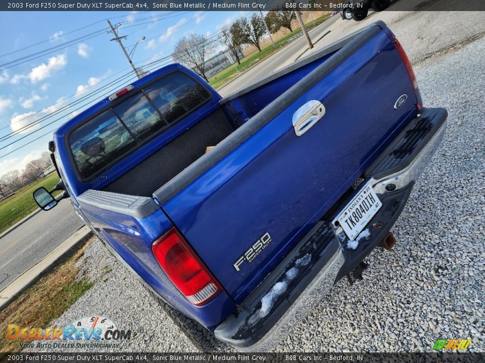 2003 Ford F250 Super Duty XLT SuperCab 4x4 Sonic Blue Metallic / Medium Flint Grey Photo #2