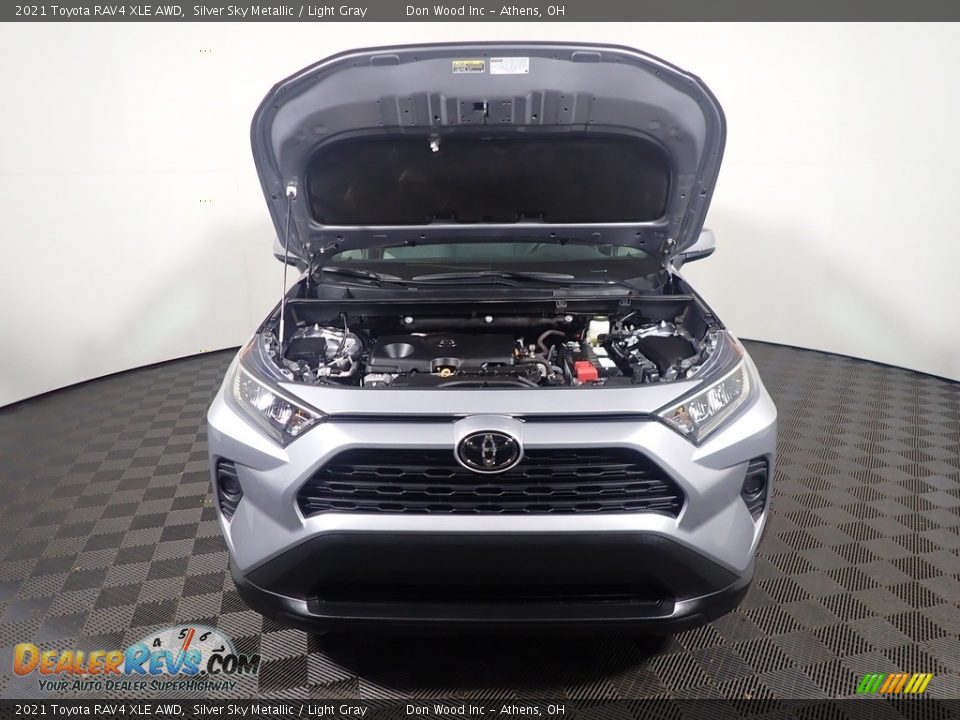 2021 Toyota RAV4 XLE AWD Silver Sky Metallic / Light Gray Photo #6