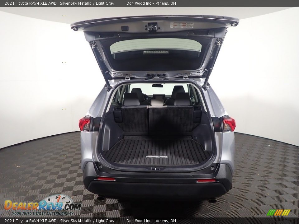2021 Toyota RAV4 XLE AWD Silver Sky Metallic / Light Gray Photo #13