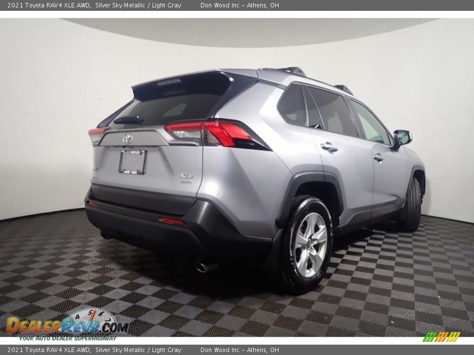 2021 Toyota RAV4 XLE AWD Silver Sky Metallic / Light Gray Photo #16