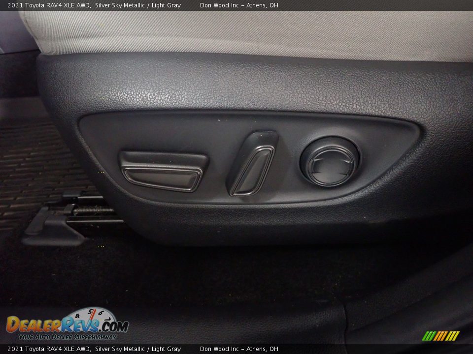 2021 Toyota RAV4 XLE AWD Silver Sky Metallic / Light Gray Photo #21