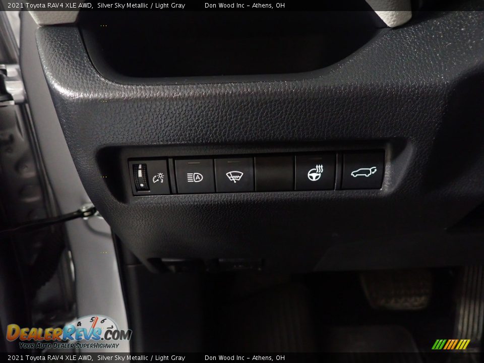 2021 Toyota RAV4 XLE AWD Silver Sky Metallic / Light Gray Photo #29
