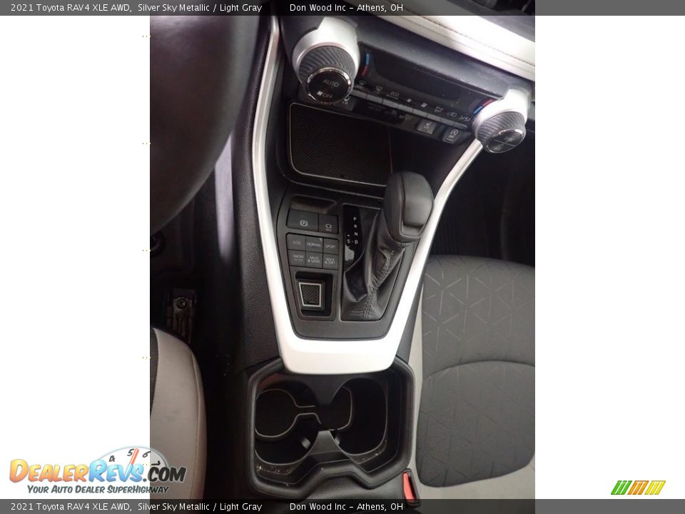 2021 Toyota RAV4 XLE AWD Silver Sky Metallic / Light Gray Photo #30