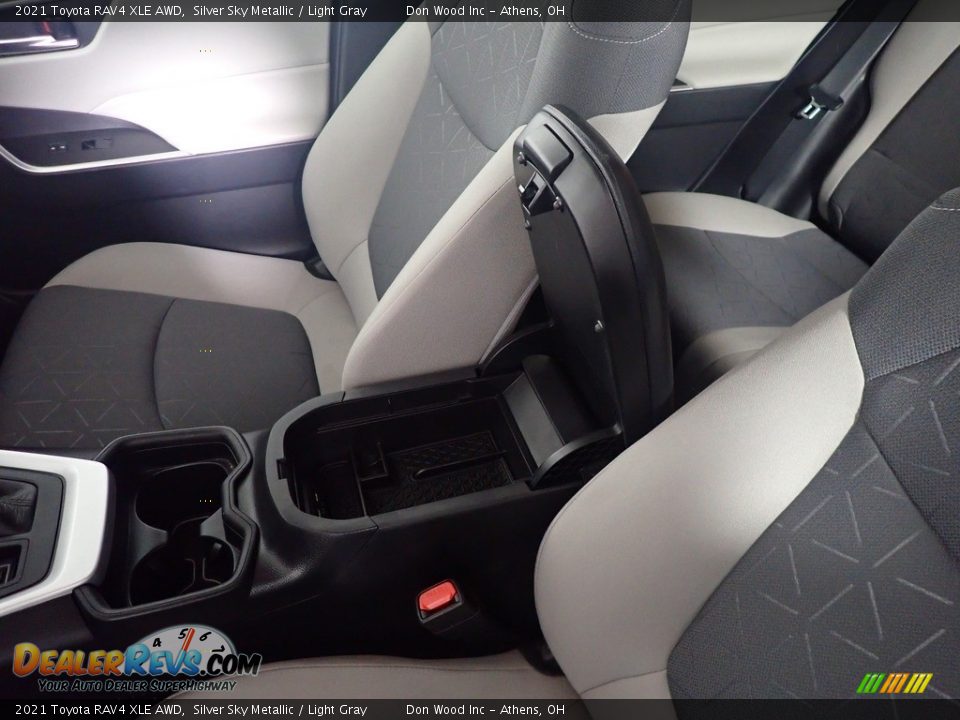 2021 Toyota RAV4 XLE AWD Silver Sky Metallic / Light Gray Photo #31