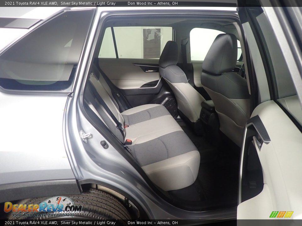2021 Toyota RAV4 XLE AWD Silver Sky Metallic / Light Gray Photo #35