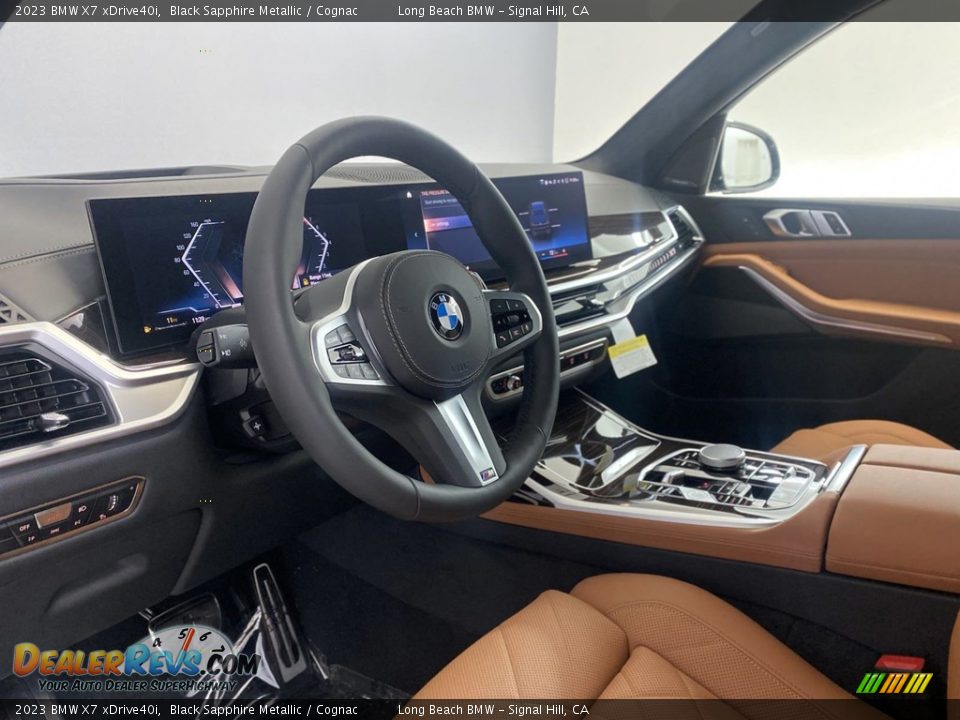 Front Seat of 2023 BMW X7 xDrive40i Photo #12