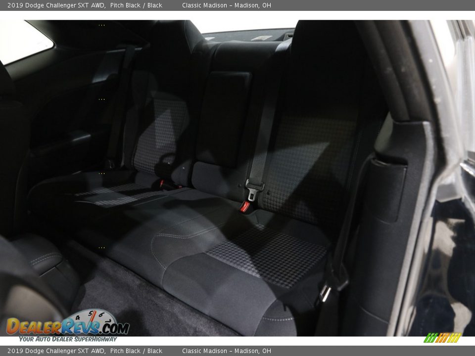 2019 Dodge Challenger SXT AWD Pitch Black / Black Photo #18