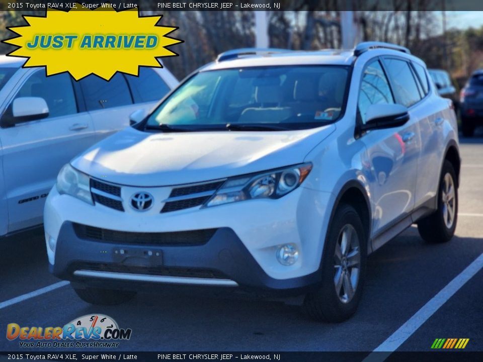 2015 Toyota RAV4 XLE Super White / Latte Photo #1