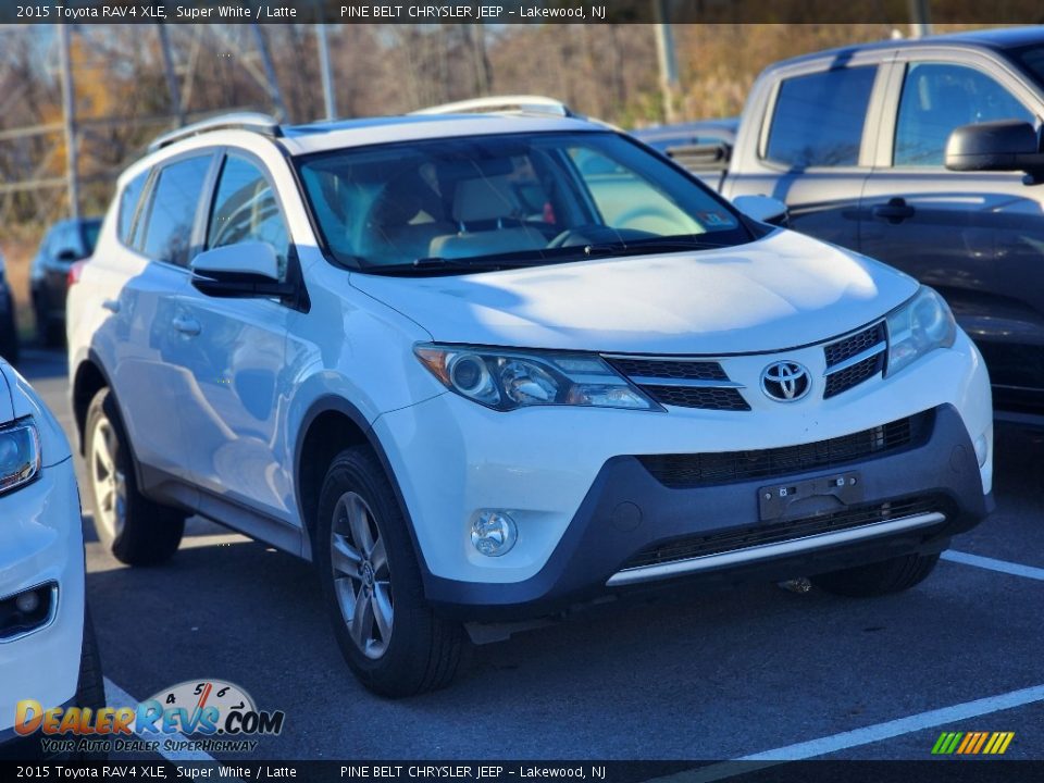 2015 Toyota RAV4 XLE Super White / Latte Photo #3