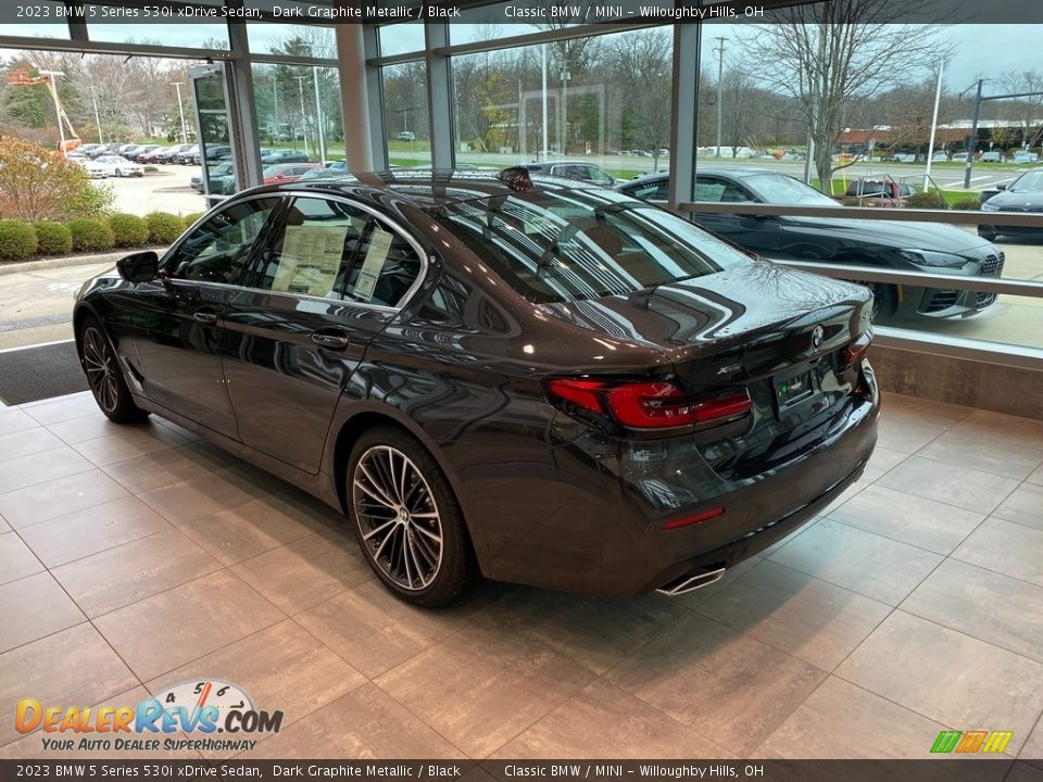 2023 BMW 5 Series 530i xDrive Sedan Dark Graphite Metallic / Black Photo #2