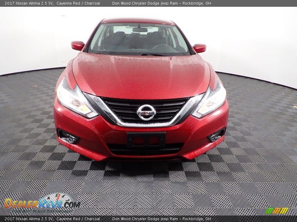 2017 Nissan Altima 2.5 SV Cayenne Red / Charcoal Photo #4