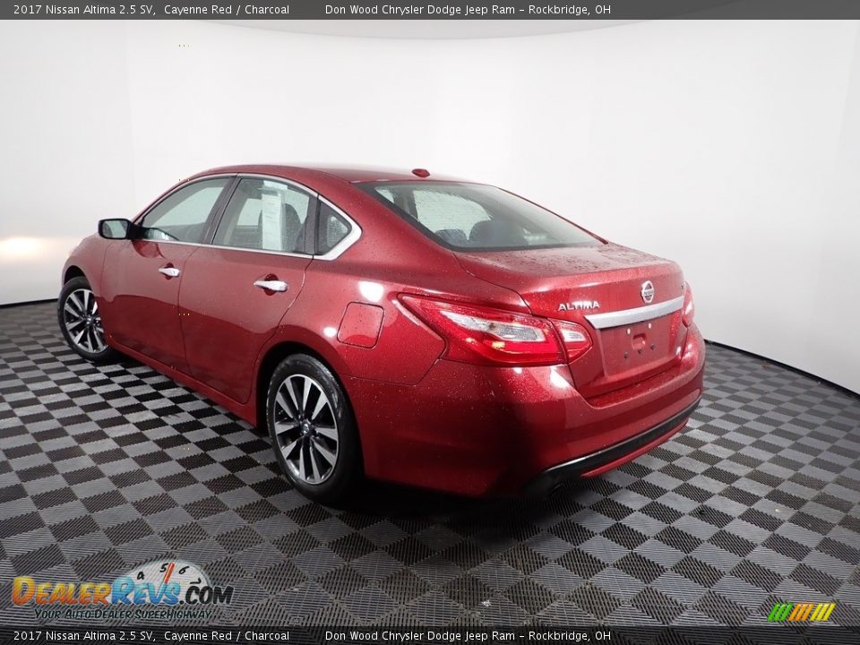 2017 Nissan Altima 2.5 SV Cayenne Red / Charcoal Photo #6