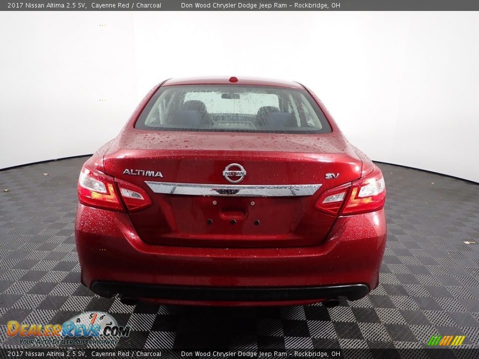 2017 Nissan Altima 2.5 SV Cayenne Red / Charcoal Photo #7