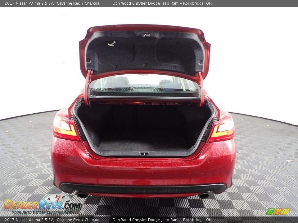 2017 Nissan Altima 2.5 SV Cayenne Red / Charcoal Photo #8