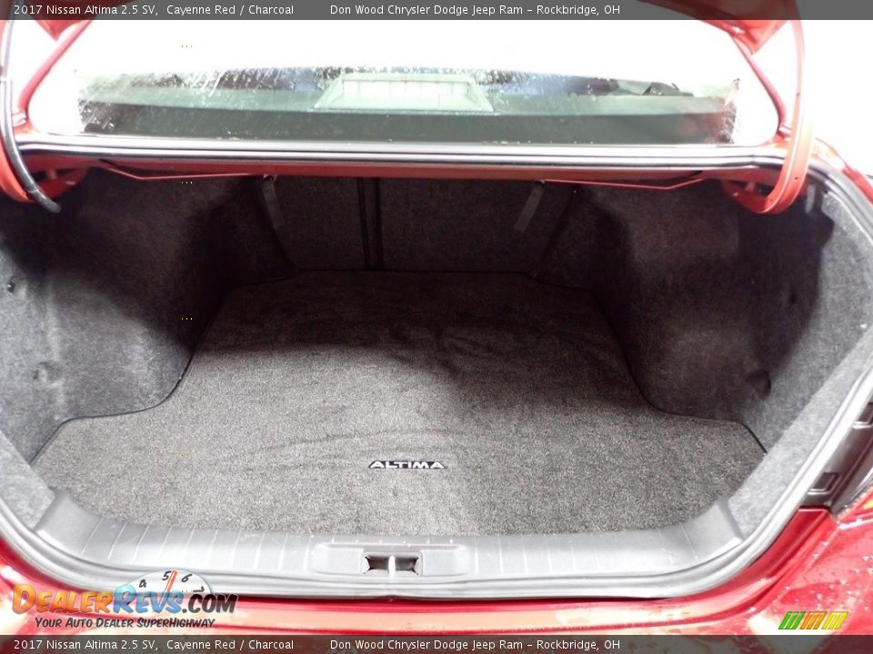 2017 Nissan Altima 2.5 SV Cayenne Red / Charcoal Photo #9