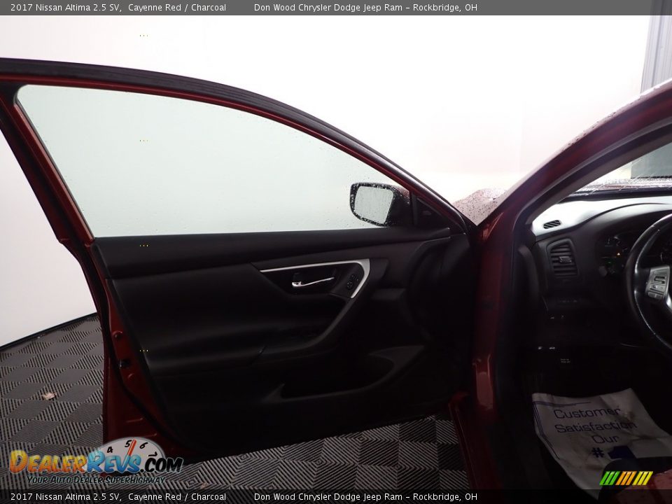 2017 Nissan Altima 2.5 SV Cayenne Red / Charcoal Photo #11