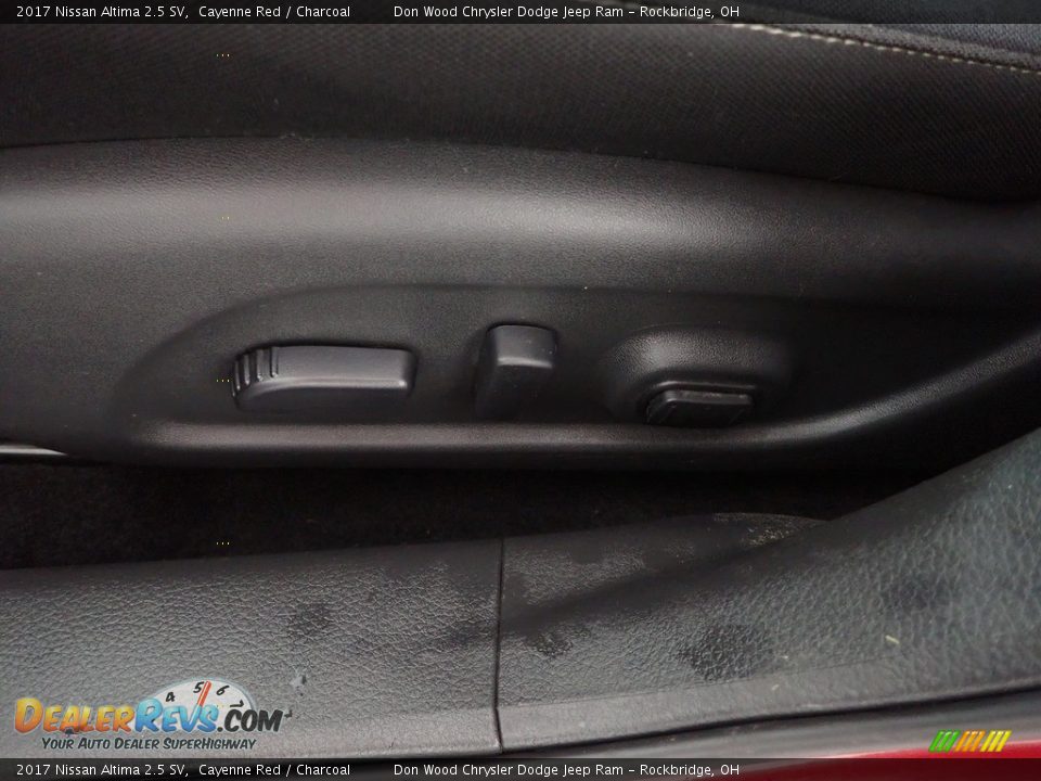 2017 Nissan Altima 2.5 SV Cayenne Red / Charcoal Photo #13