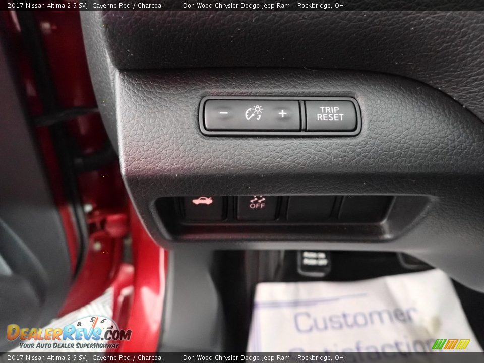 2017 Nissan Altima 2.5 SV Cayenne Red / Charcoal Photo #15