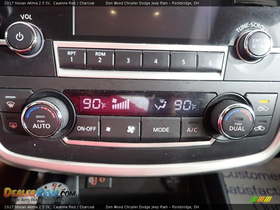 2017 Nissan Altima 2.5 SV Cayenne Red / Charcoal Photo #19
