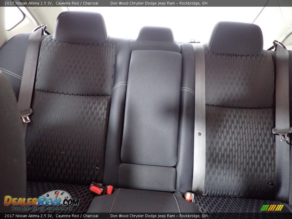2017 Nissan Altima 2.5 SV Cayenne Red / Charcoal Photo #21