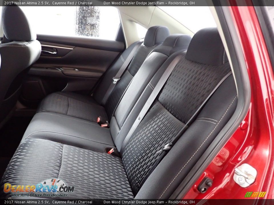 2017 Nissan Altima 2.5 SV Cayenne Red / Charcoal Photo #23