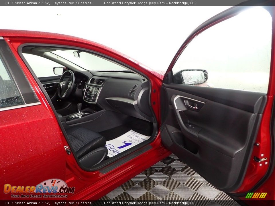 2017 Nissan Altima 2.5 SV Cayenne Red / Charcoal Photo #25