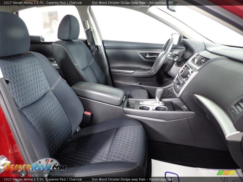 2017 Nissan Altima 2.5 SV Cayenne Red / Charcoal Photo #26
