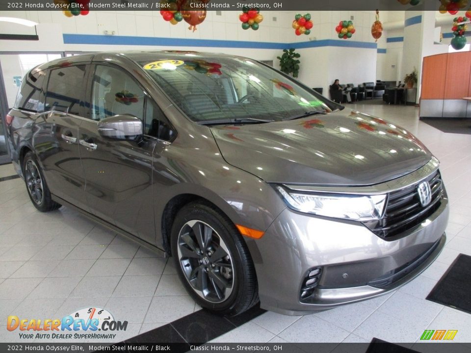Front 3/4 View of 2022 Honda Odyssey Elite Photo #3