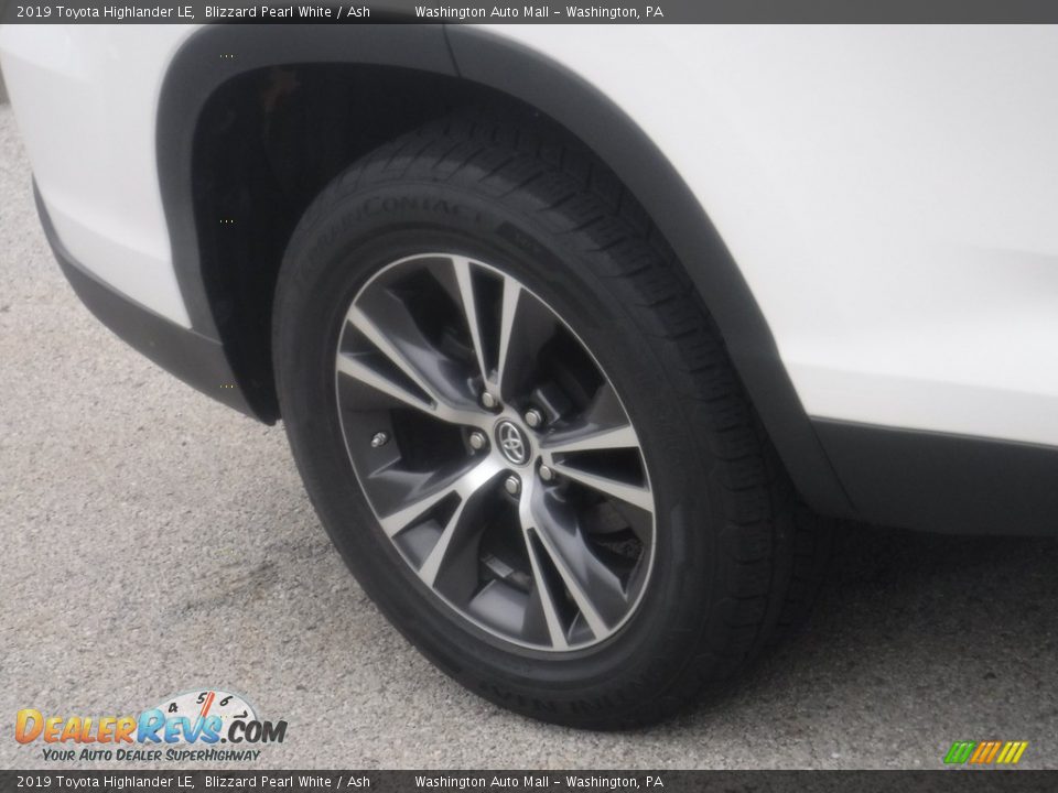 2019 Toyota Highlander LE Blizzard Pearl White / Ash Photo #8