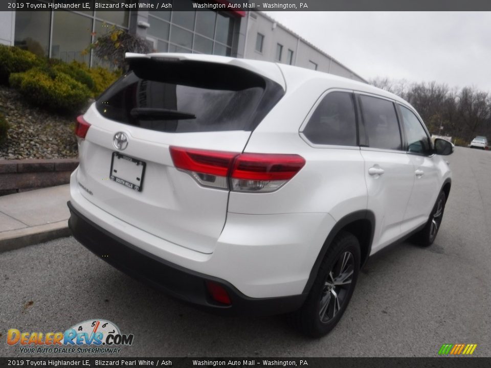 2019 Toyota Highlander LE Blizzard Pearl White / Ash Photo #15